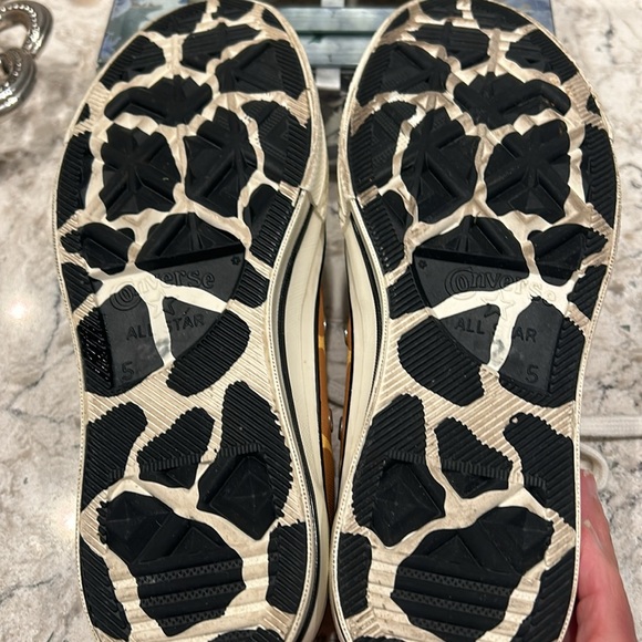 Unisex Converse Chuck 70 Low “Archival Giraffe Print” Sneakers - Picture 5 of 7